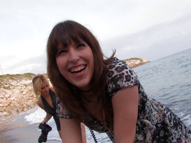 Une touriste française se fait baiser sur une plage d'Espagne