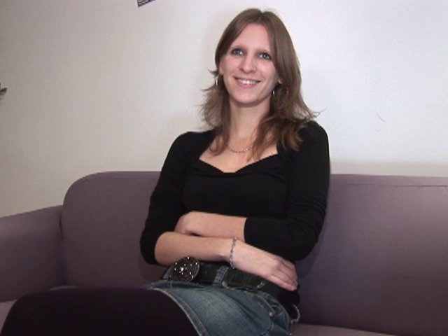 Doubles pénétrations pour une bourguignonne de 21 ans